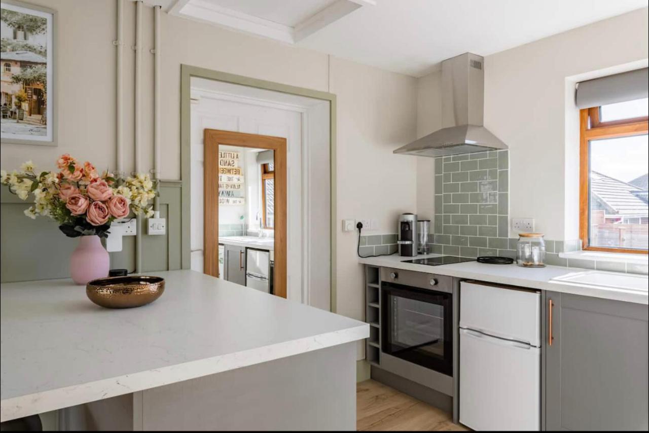 ברייטון Seaview 1 Bed Open Condo - Free Parking מראה חיצוני תמונה